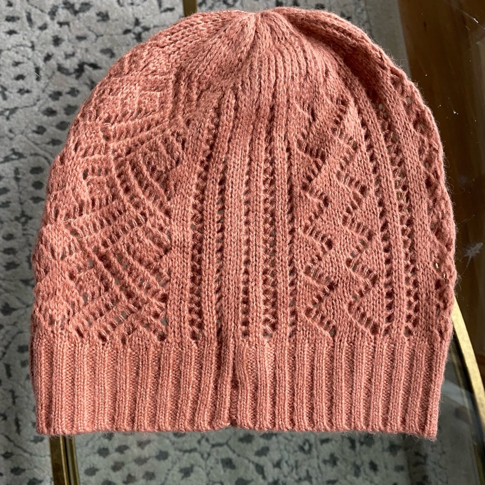 Worn once American Eagle Mauve Beanie Hat for Winter and Fall